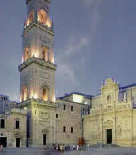Piazza Duomo a Lecce all imbrunire